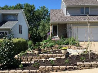 2253 14th St, Coralville, IA 52241