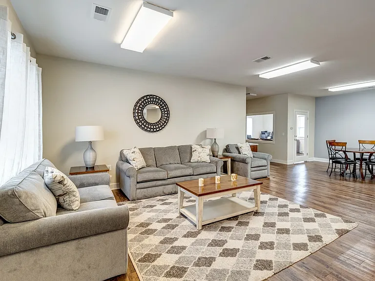 Ada Park Apartments — Photo 3