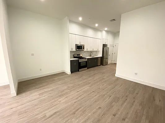 Rented by Nest Seekers International | media 4