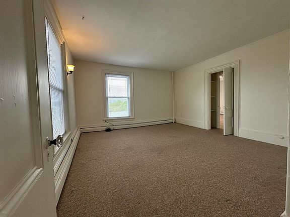 5th image of 10 Rollins Rd #3