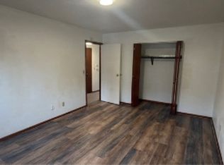 906 5th Ave S APT B3, Clinton, IA 52732