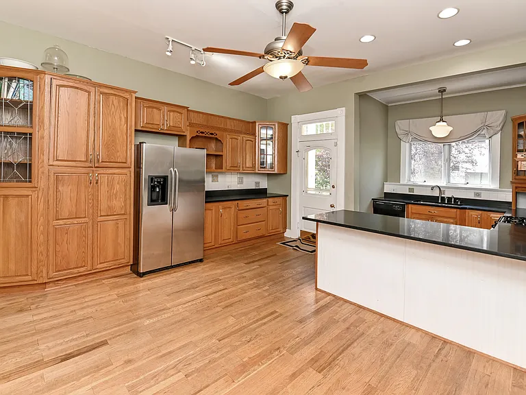 1234 Herschel Ave — Photo 15