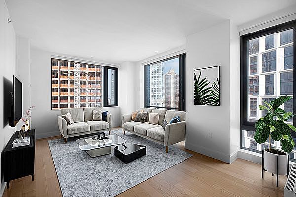 1st image of 10 City Pt APT 33P