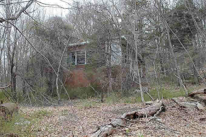2nd image of 121 Woodmont Rd