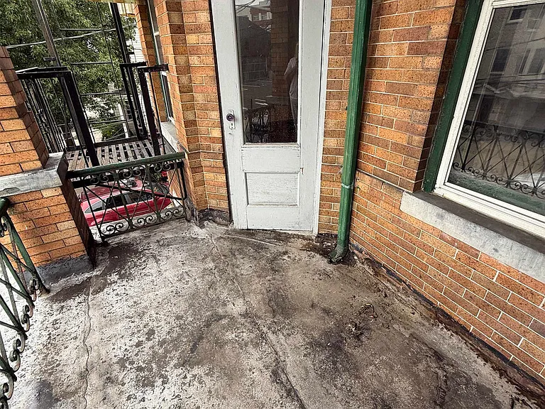 114 Lake St #2F — Photo 11