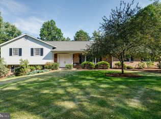 208 Imperial Dr, Mohnton, PA 19540