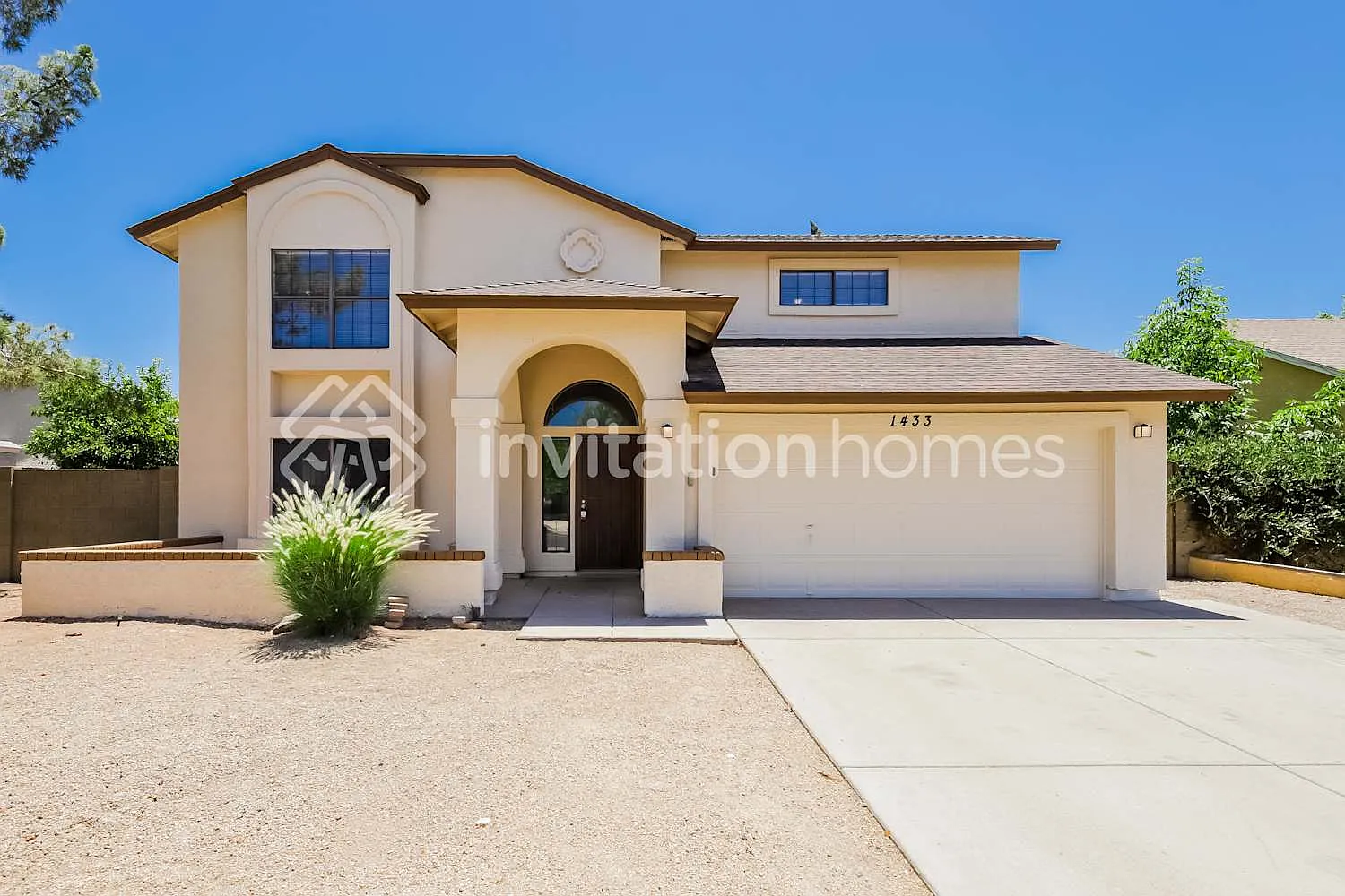 1433 E Utopia Road Phoenix, AZ 85024 — Photo 1