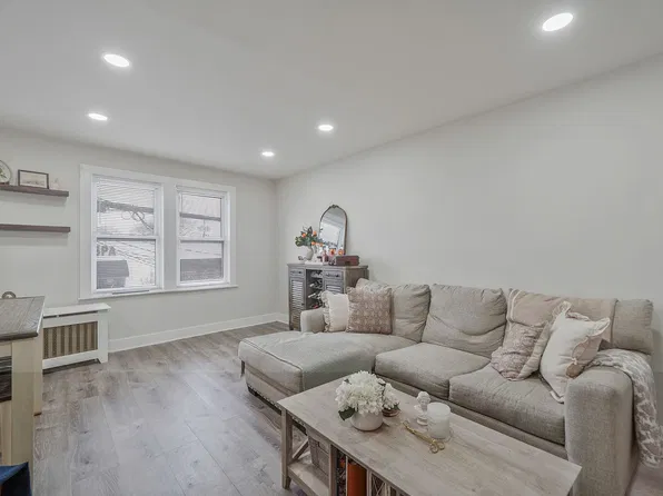 643 Willis Ave, Williston Park, NY 11596