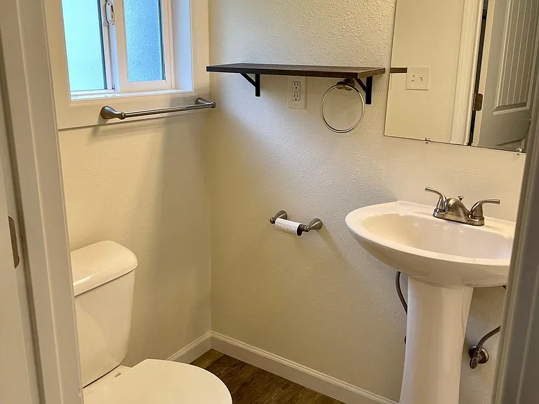 2858 W Maplewood Ave #6 — Photo 4