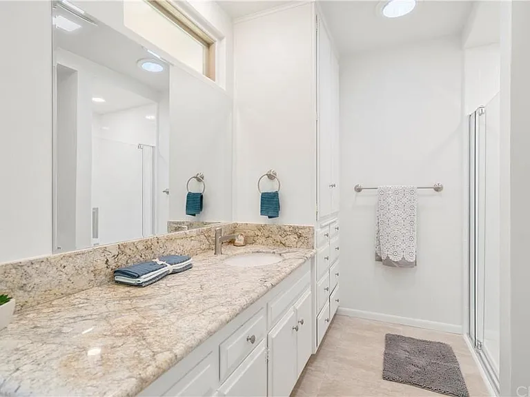5070 Chapala Dr — Photo 9