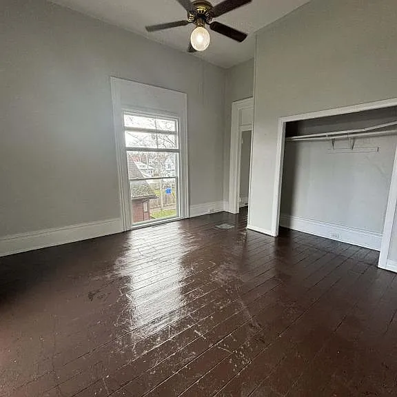 221 N Columbia St #E — Photo 1