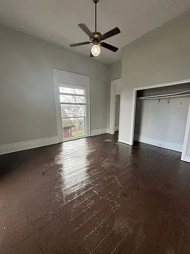 221 N Columbia St #E Photo 1