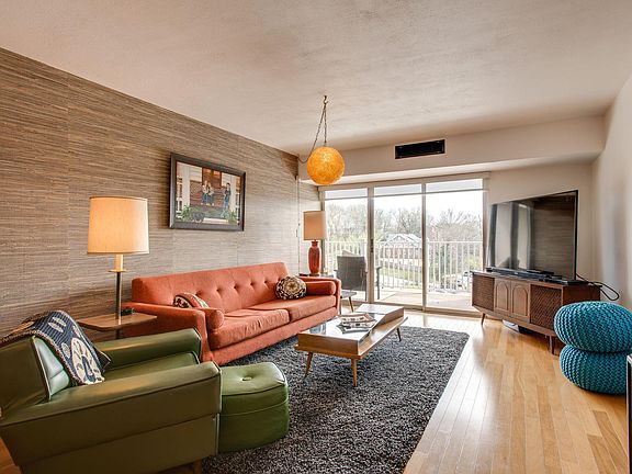 2nd image of 3415 W End Ave #709