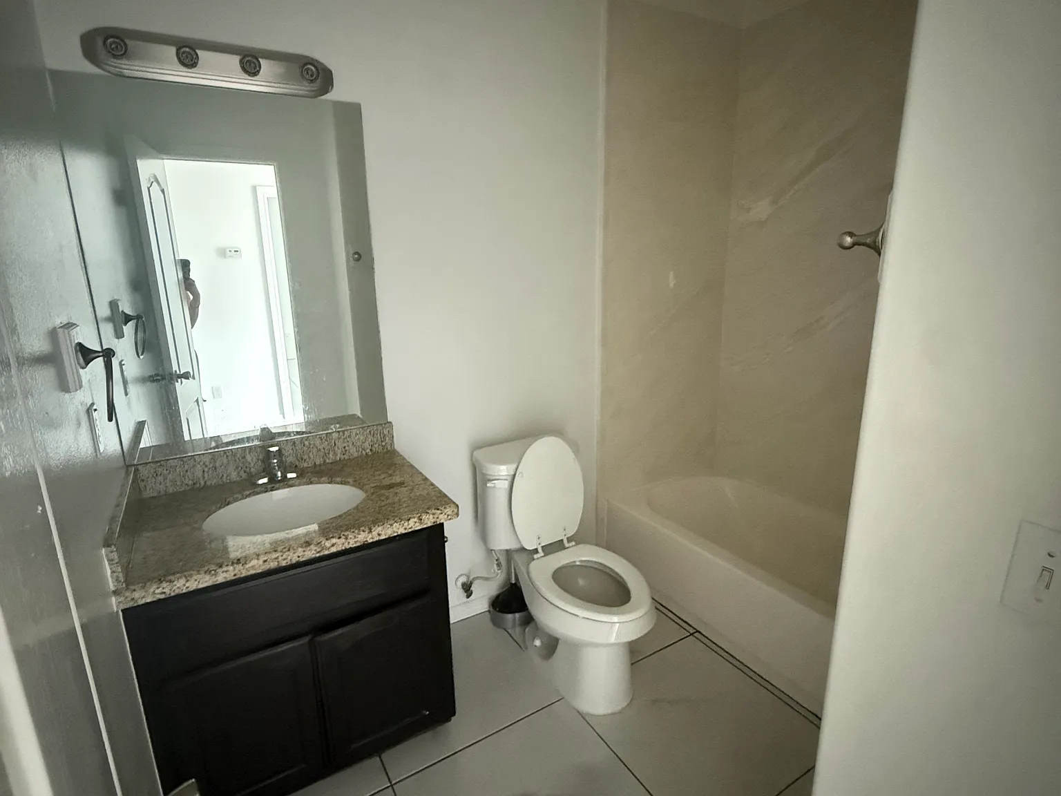2 bed, 950 sqft, $975 — Photo 2