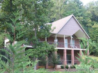 245 Waterford Dr, Horse Shoe, NC 28742
