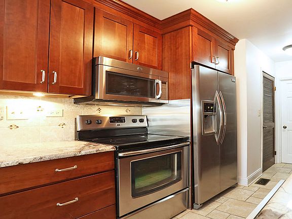 5th image of 511 Eagle Ct #0