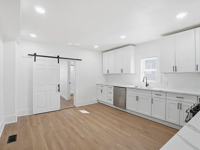630 Ewing Ave — Photo 8