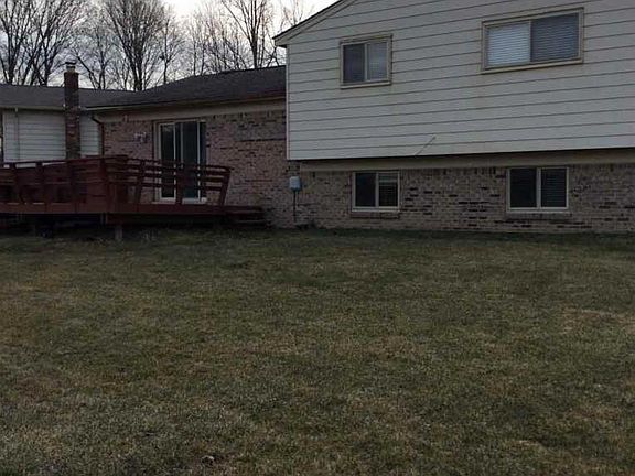 3rd image of 33149 Tall Pine Ct