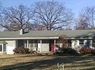 809 N 13th St, Van Buren, AR 72956