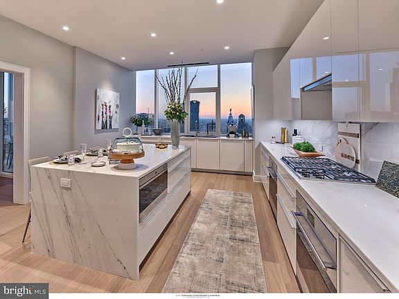 5th image of 301 S Broad #Penthouse 2-4201