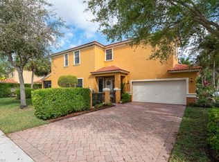 15065 Summit Place Cir, Naples, FL 34119