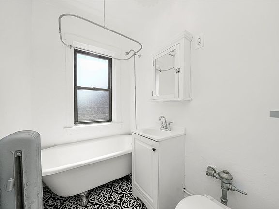 2nd image of 2700 N Spaulding Ave #3306-1R
