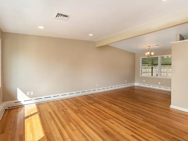 24 Cornell Dr — Photo 5