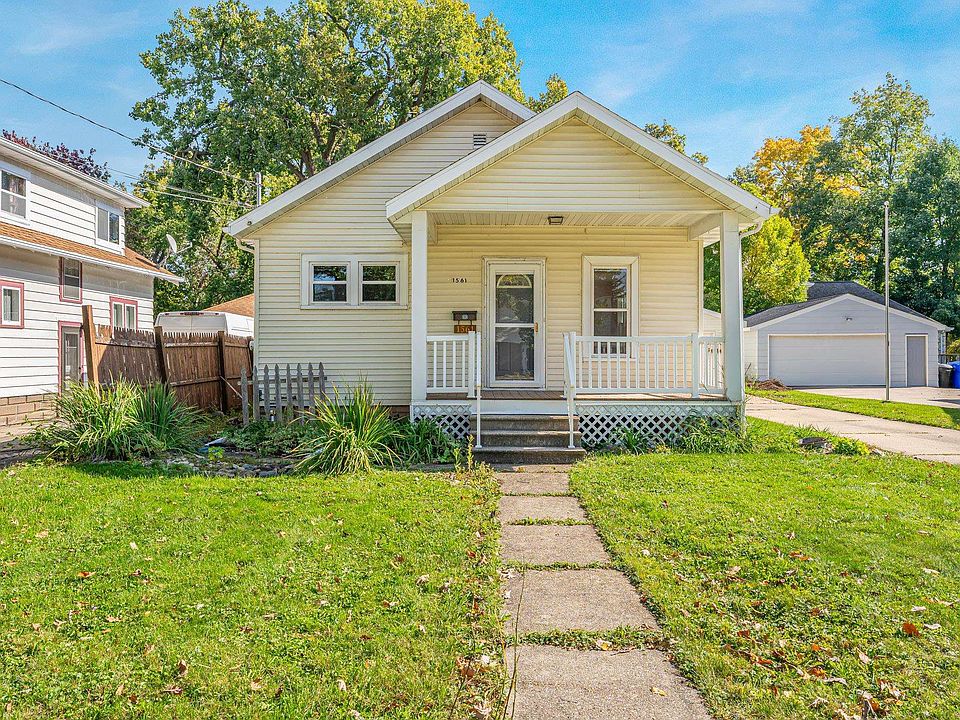 1st image of 1561 W Prospect Ave