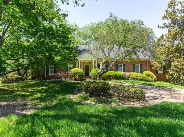 926 Travelers Ct, Nashville, TN 37220