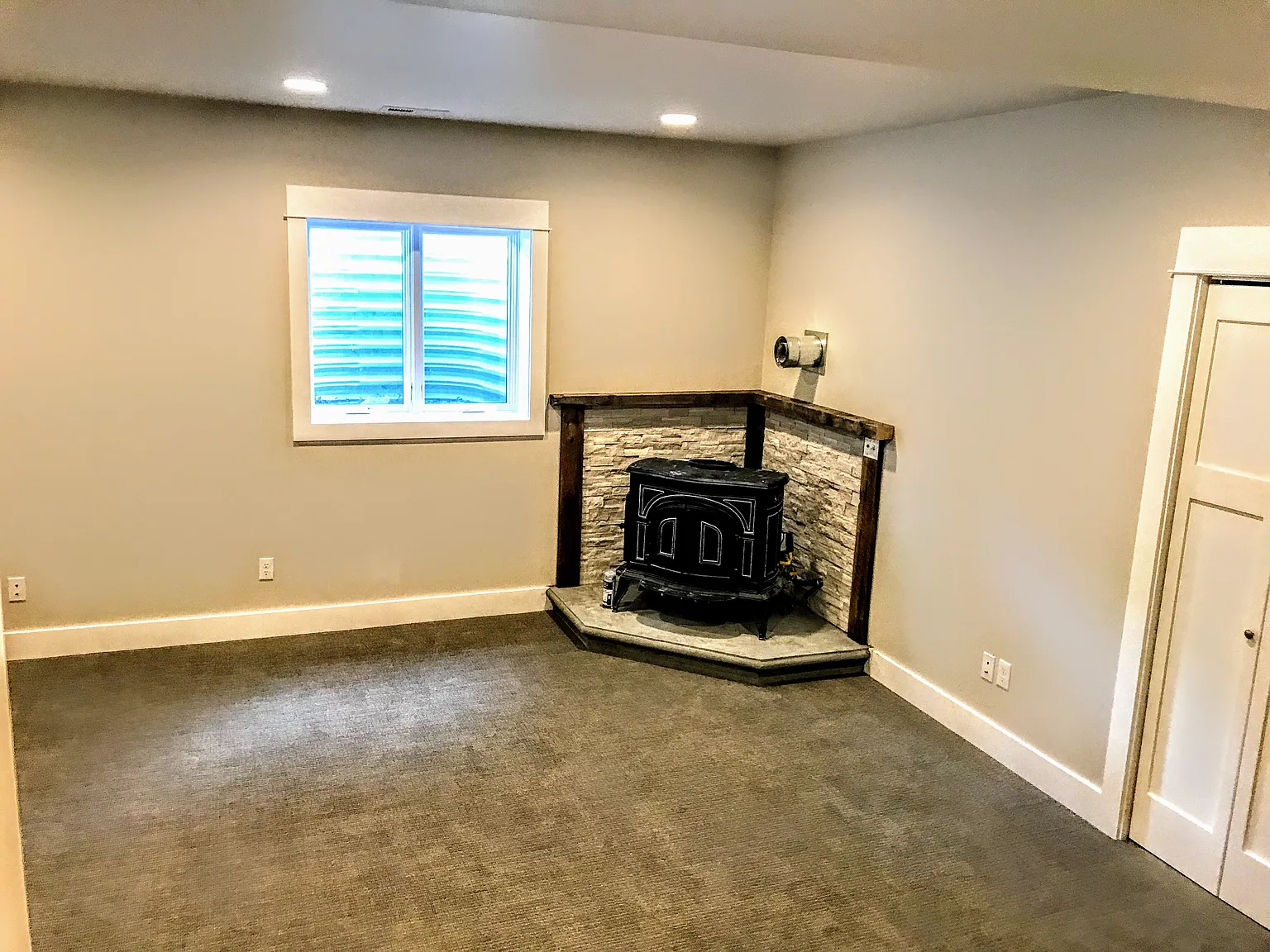 2 bed, 1250 sqft, $2,000 — Photo 2