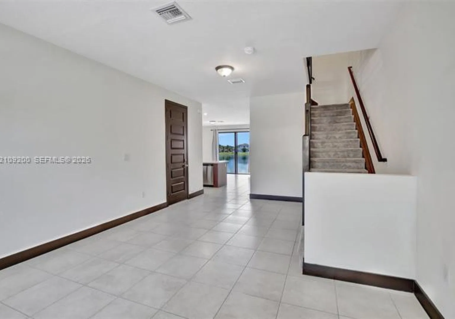 16011 NW 91st Ct th 16011, Miami Lakes, FL 33018 — Photo 4