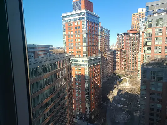 Rented by R New York | media 20