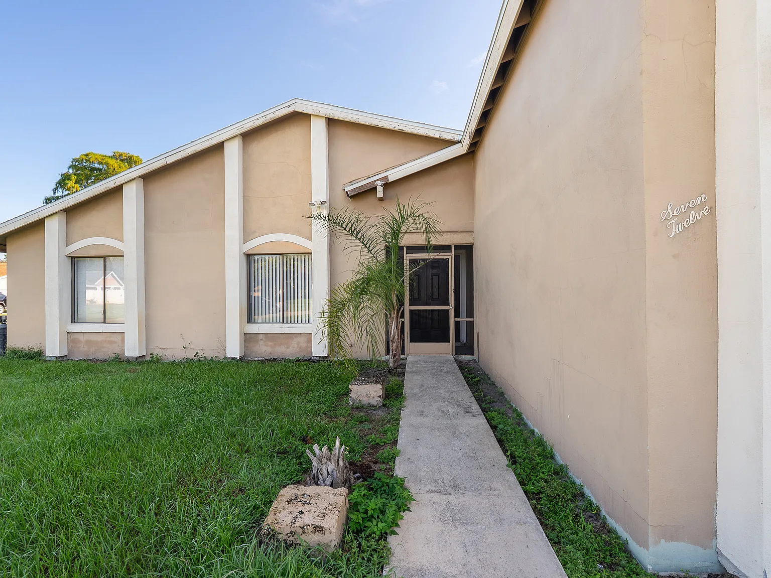 4 bed, 1633 sqft, $1,900 — Photo 2
