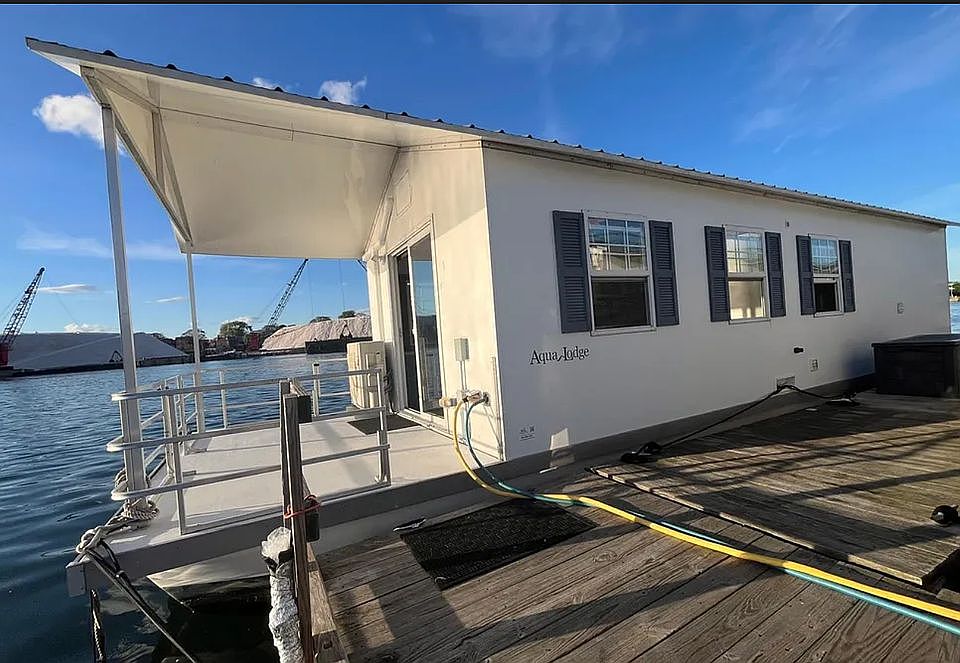 1st image of 84 Condor St #19