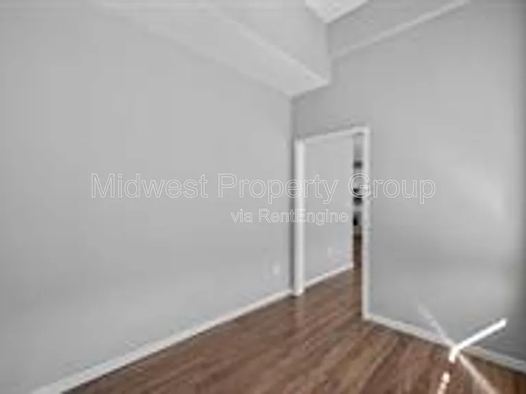 4100 Lindell Blvd #201 — Photo 11
