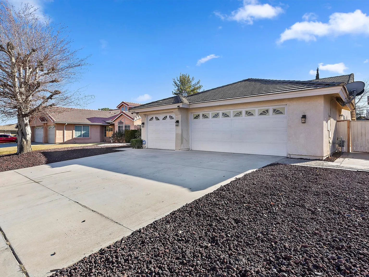 3 bed, 1989 sqft, $4,500 — Photo 3