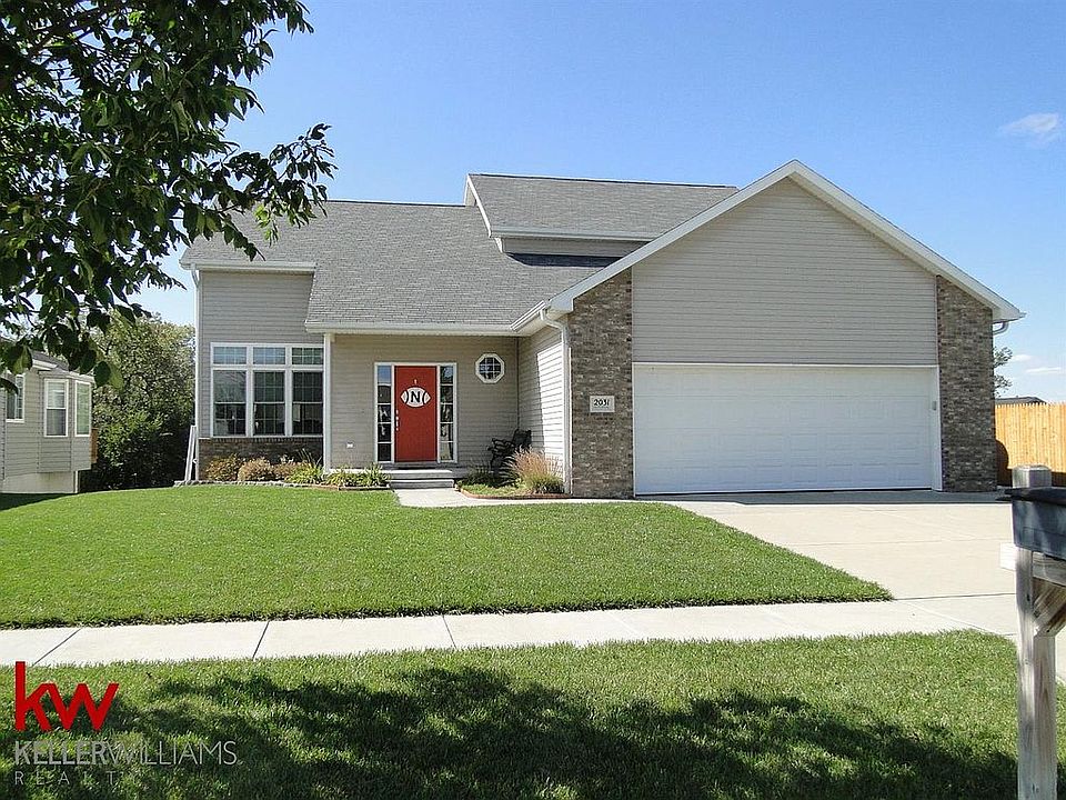 1st image of 2031 NW Bewley Ct