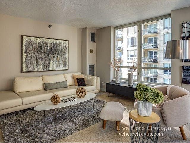 2nd image of 11 E Delaware Pl #30H