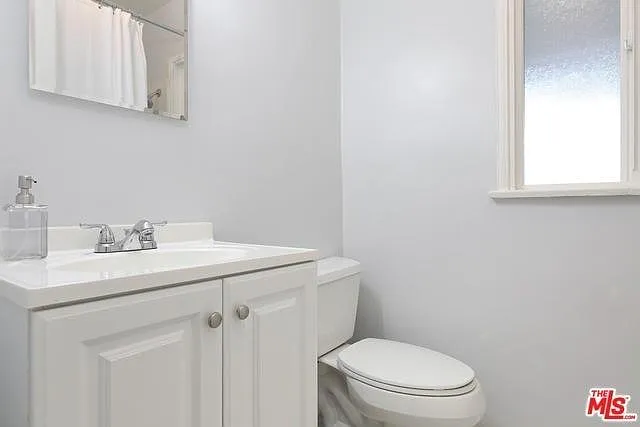 8335 Holy Cross Pl — Photo 15