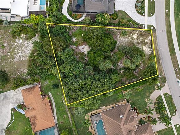 4th image of 720 Inlet DR
