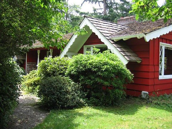 2nd image of 10122 Crescent Valley Dr NW