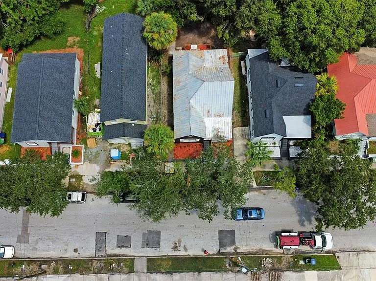 2329 W Beach St — Photo 38