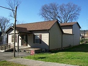 1st image of 121 W Anderson Ave