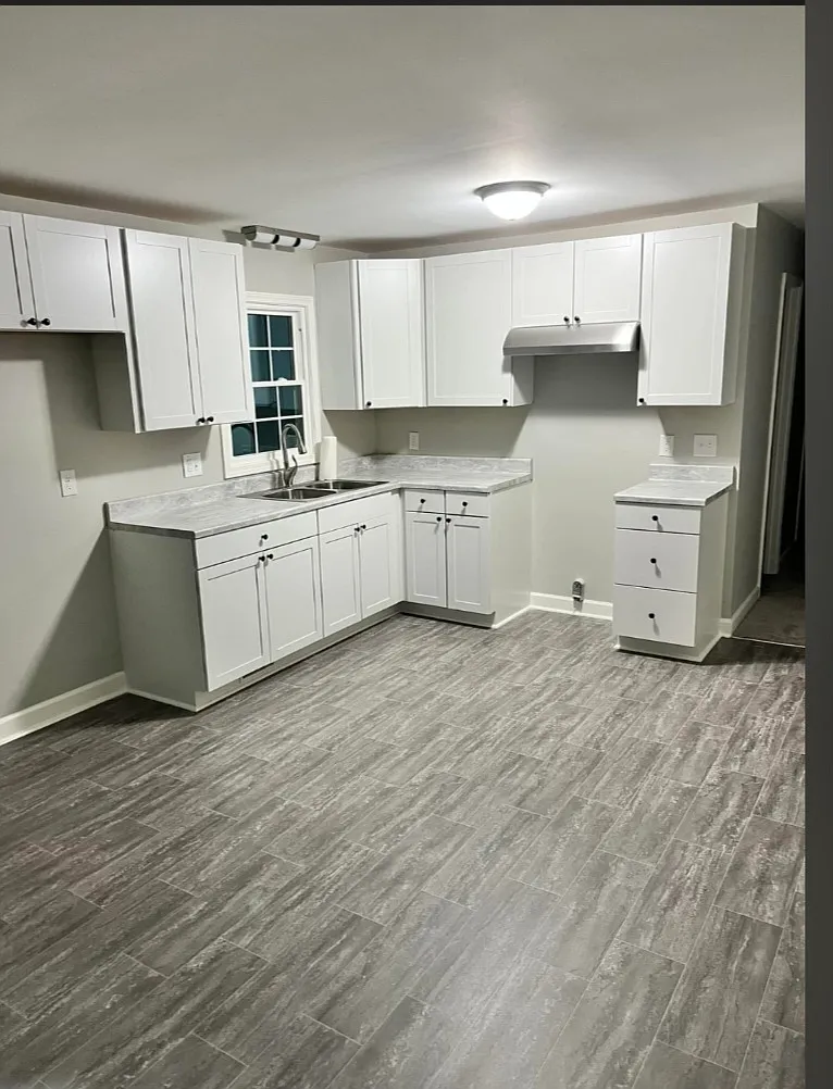 3 bed, 1075 sqft, $1,200 — Photo 2