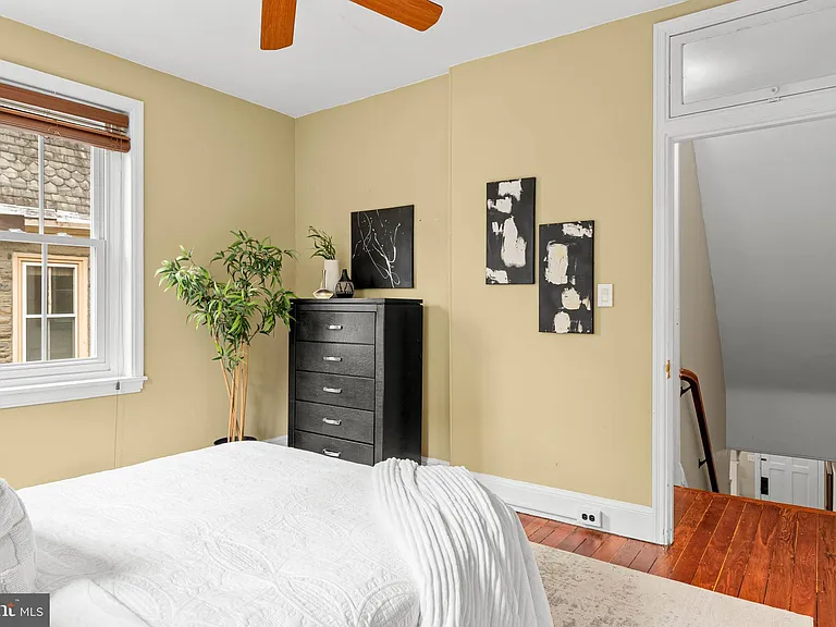 212 E Benezet St — Photo 22