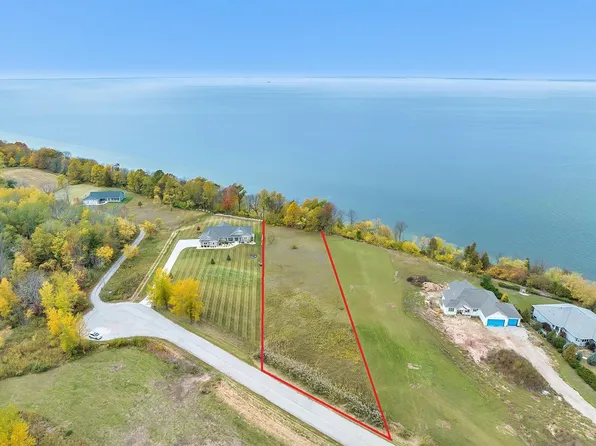 Sugar Creek Dr #17, Brussels, WI 54204