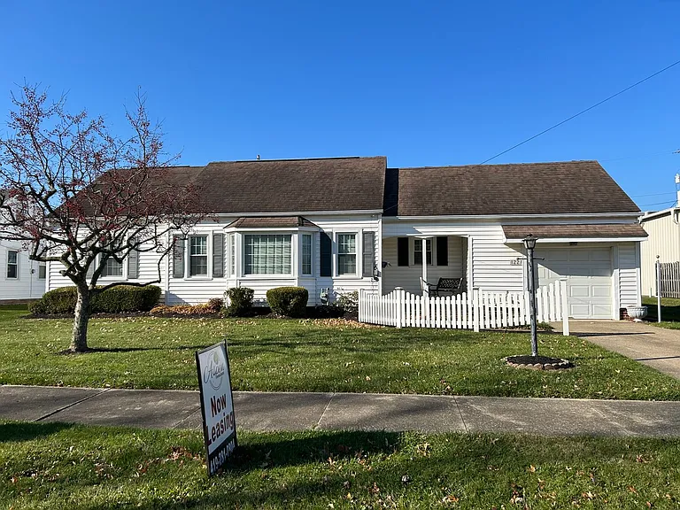 122 Steele Ave — Photo 3