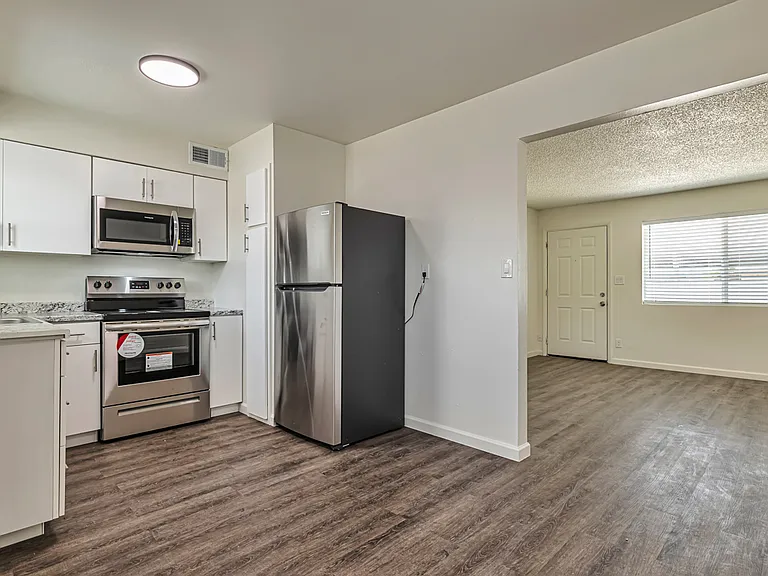 5947 W Rose Ln #21 — Photo 14