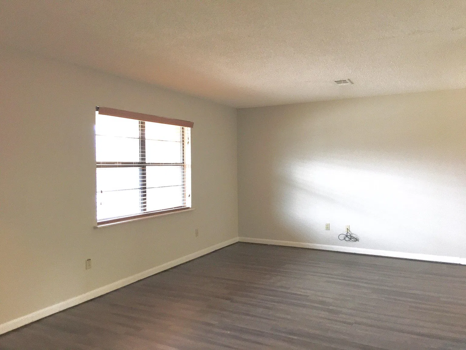 2 bed, 1014 sqft, $1,000 — Photo 4