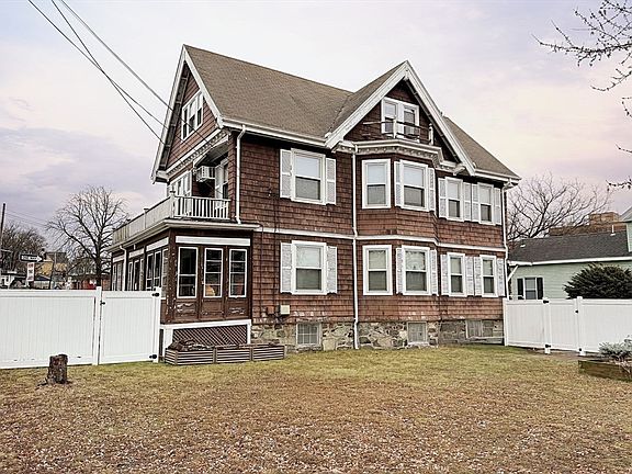 3rd image of 56-58 Franklin St